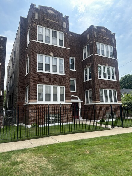 6841 S Dante Ave, Chicago, IL for sale - Building Photo - Image 2 of 14