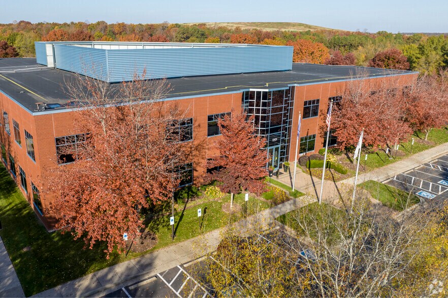 5101 Cox Rd, Glen Allen, VA à louer - Photo du bâtiment - Image 2 de 24