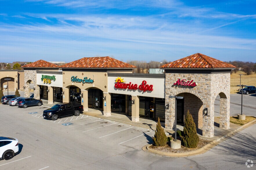 1375 N Aspen Ave, Broken Arrow, OK à louer - Photo du bâtiment - Image 2 de 4