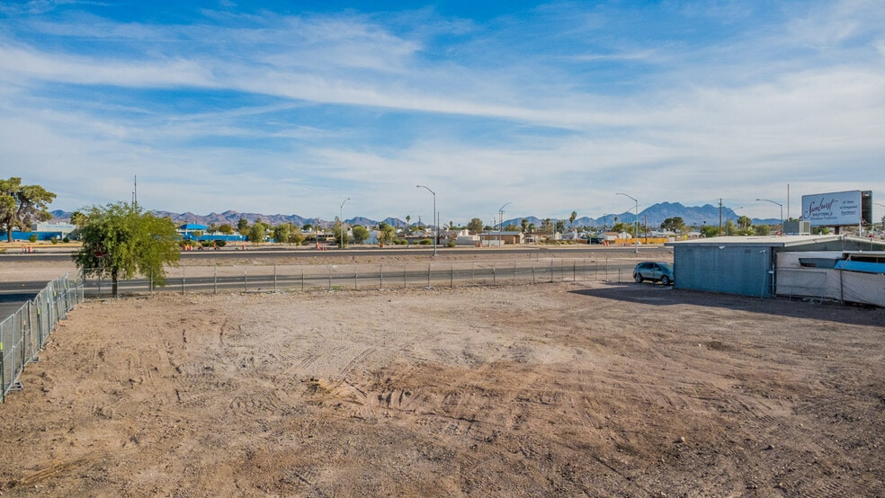 721 E Lake Mead Pkwy, Henderson, NV for lease - Building Photo - Image 2 of 24