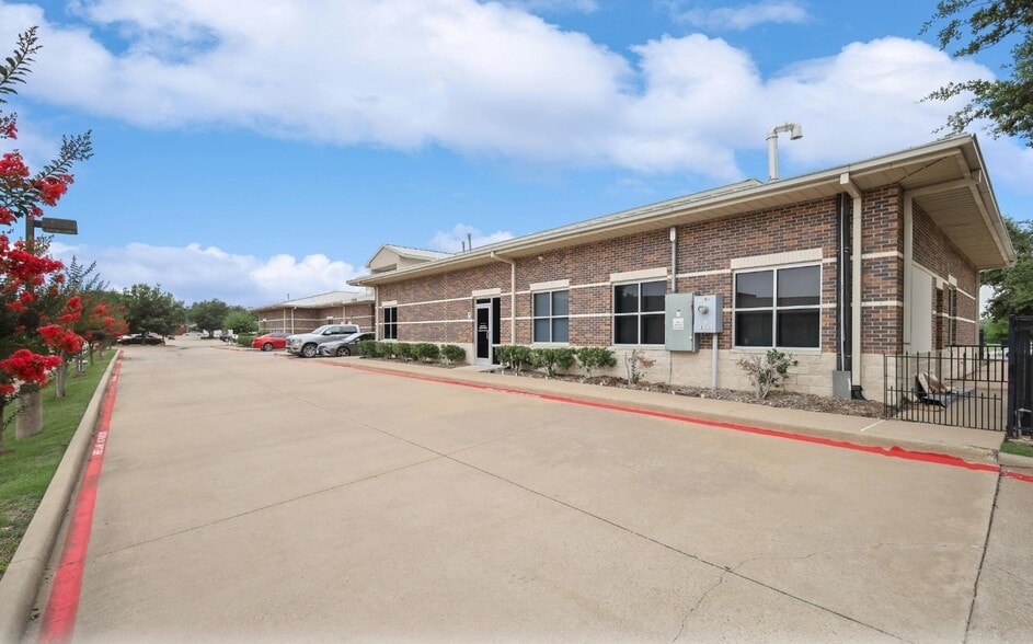 2698 N Galloway Ave, Mesquite, TX for lease - Building Photo - Image 3 of 43