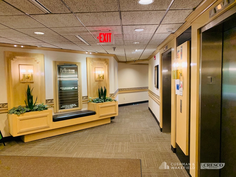 24400 Chagrin Blvd, Beachwood, OH for lease - Interior Photo - Image 2 of 4