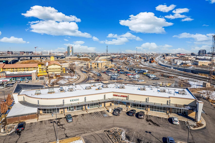 Railyard Marketplace Redevelopment portefeuille de 3 propriétés à vendre sur LoopNet.ca - Photo du bâtiment - Image 3 de 14