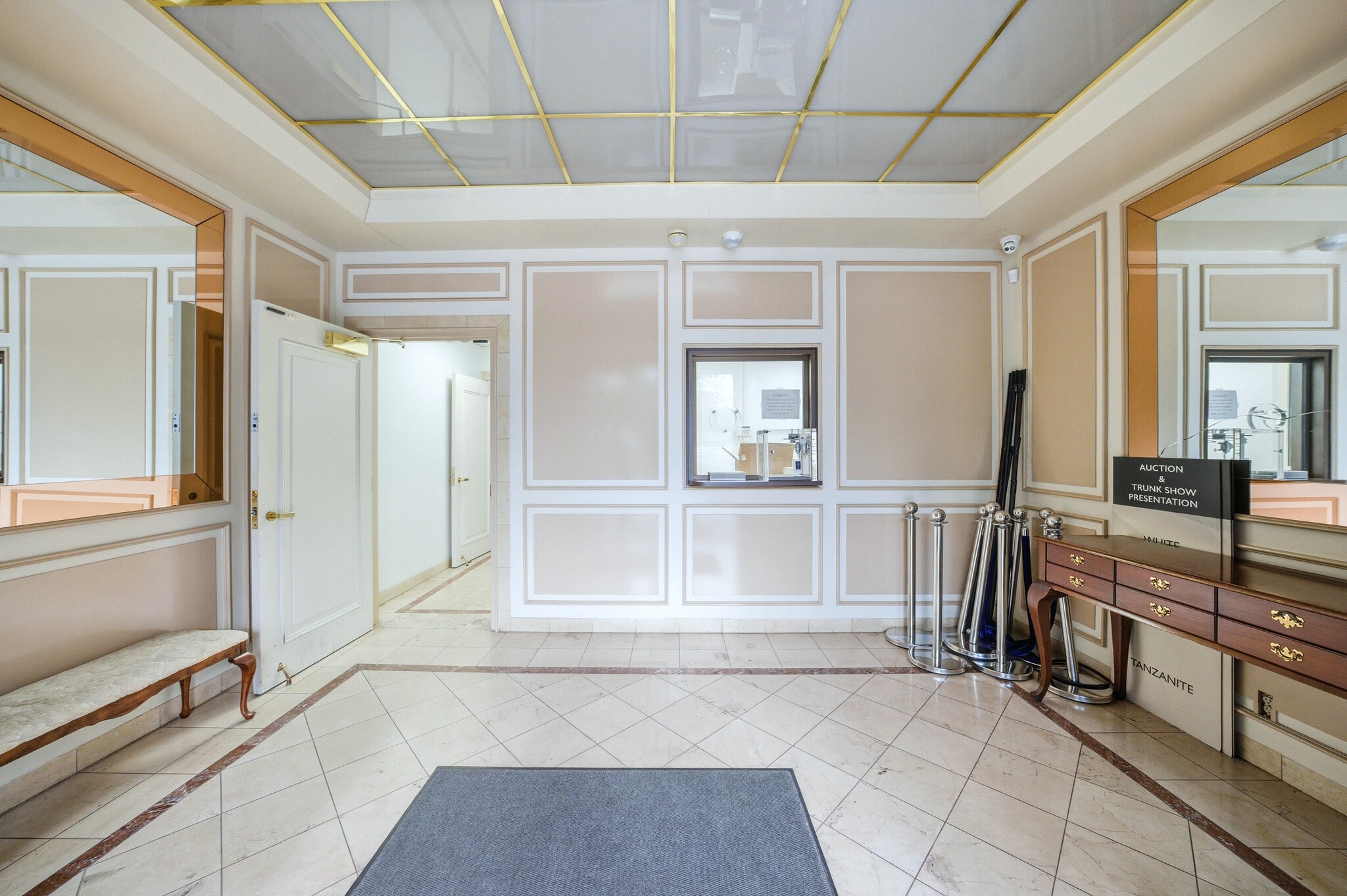 910 N Amelia Ave, San Dimas, CA for lease Interior Photo- Image 1 of 51
