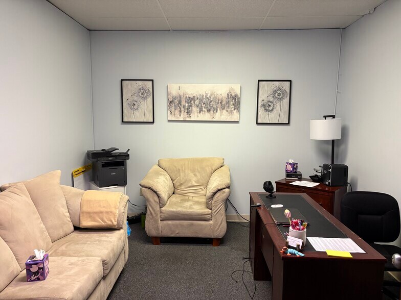 505 S 12th Ave, Virginia, MN à vendre - Photo du bâtiment - Image 3 de 26