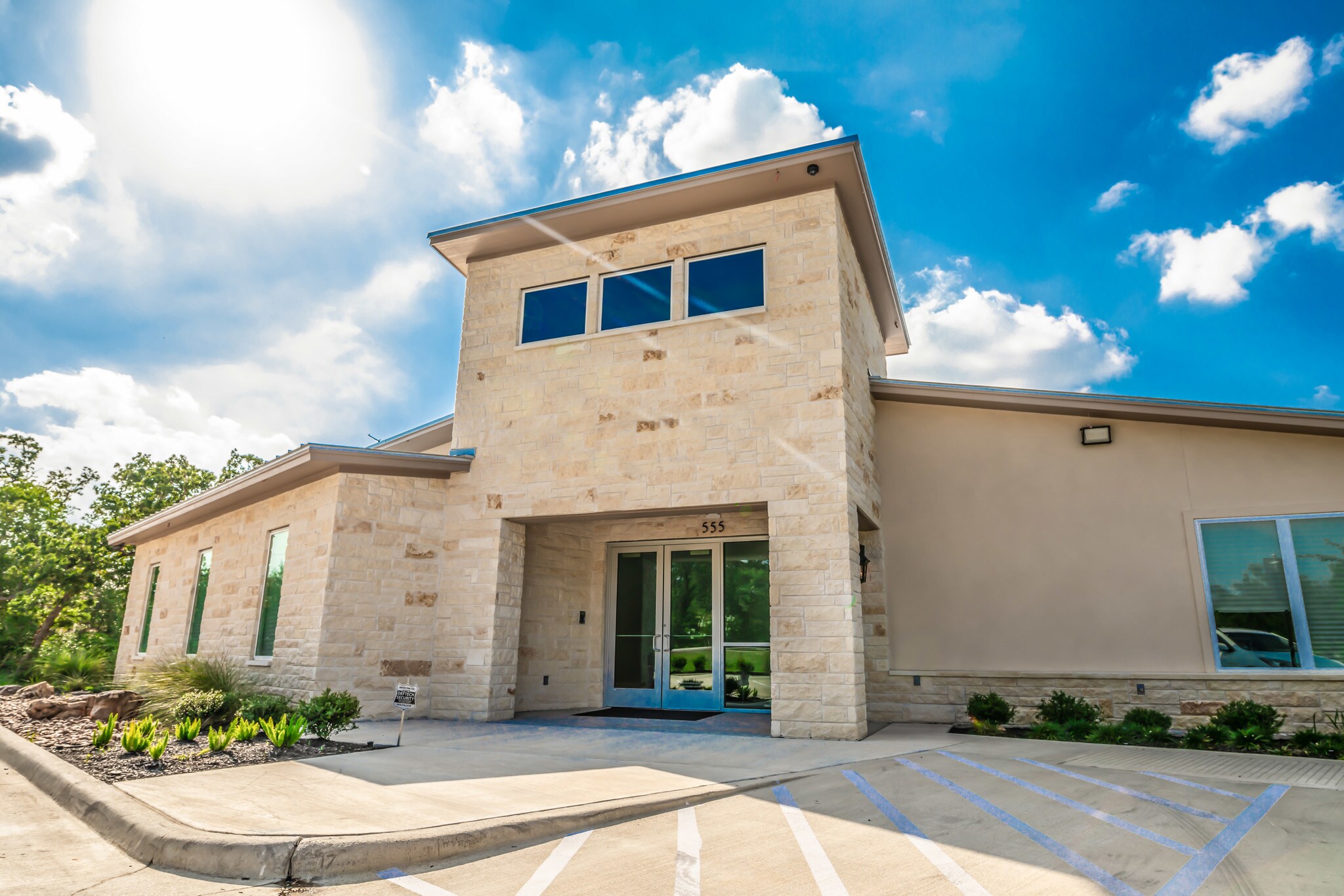 555 William D Fitch Pkwy, College Station, TX à vendre Photo principale- Image 1 de 18