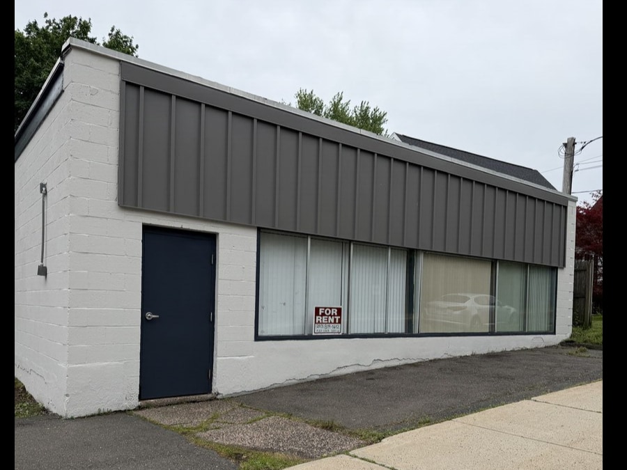 12 Pease Ave, Middletown, CT for lease Building Photo- Image 1 of 13