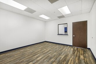 3333 Bayshore Blvd, Pasadena, TX for lease Interior Photo- Image 2 of 11