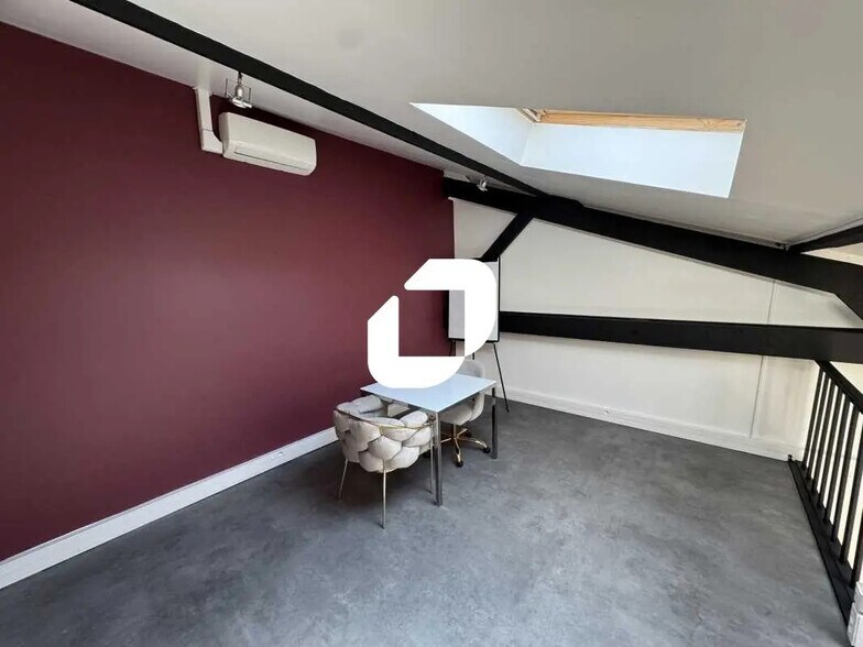 Office in Montrouge for lease - Interior Photo - Image 3 of 6