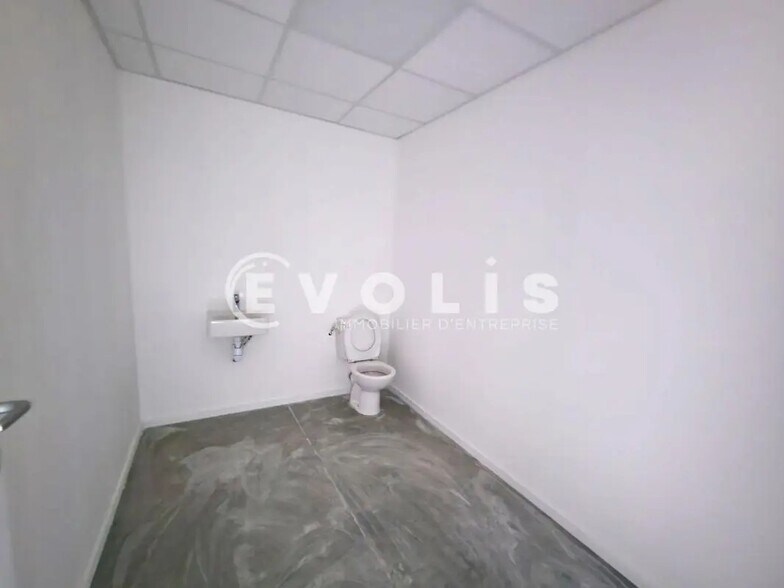 31 Rue Du Claret, Charvieu-Chavagneux à louer - Photo intérieure - Image 2 de 26