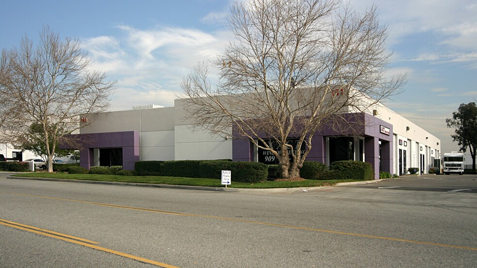 5140 E Airport Dr, Ontario, CA à louer - Photo du bâtiment - Image 3 de 7