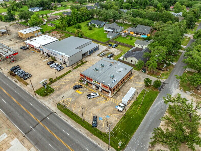 3800 Ryan St, Lake Charles, LA à vendre - Photo du bâtiment - Image 2 de 15