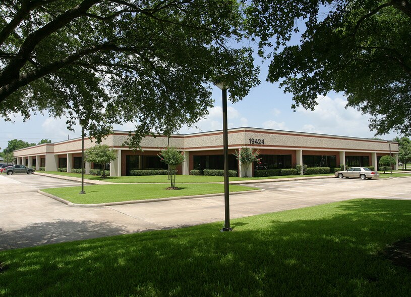 19408 Park Row, Houston, TX à louer - Photo du bâtiment - Image 2 de 15