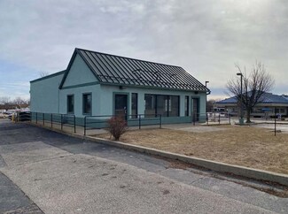 Plus de détails pour 3325 Sheridan Rd, Zion, IL - Commerce de détail à louer