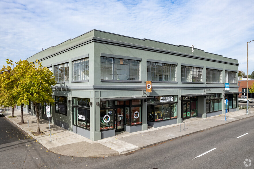 1905-1915 NE M L King Blvd, Portland, OR for lease - Primary Photo - Image 1 of 5