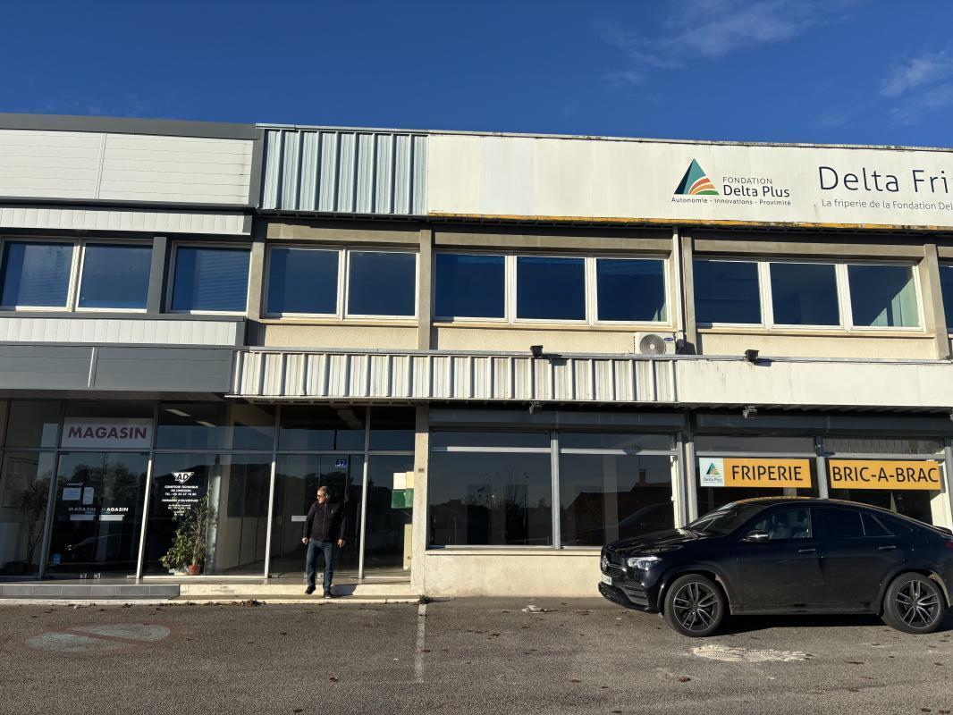 Office in Limoges for lease Building Photo- Image 1 of 5