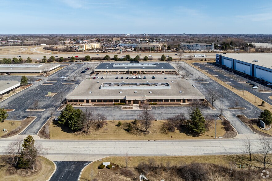 1025 Tri-State Pky, Gurnee, IL for sale - Aerial - Image 3 of 5