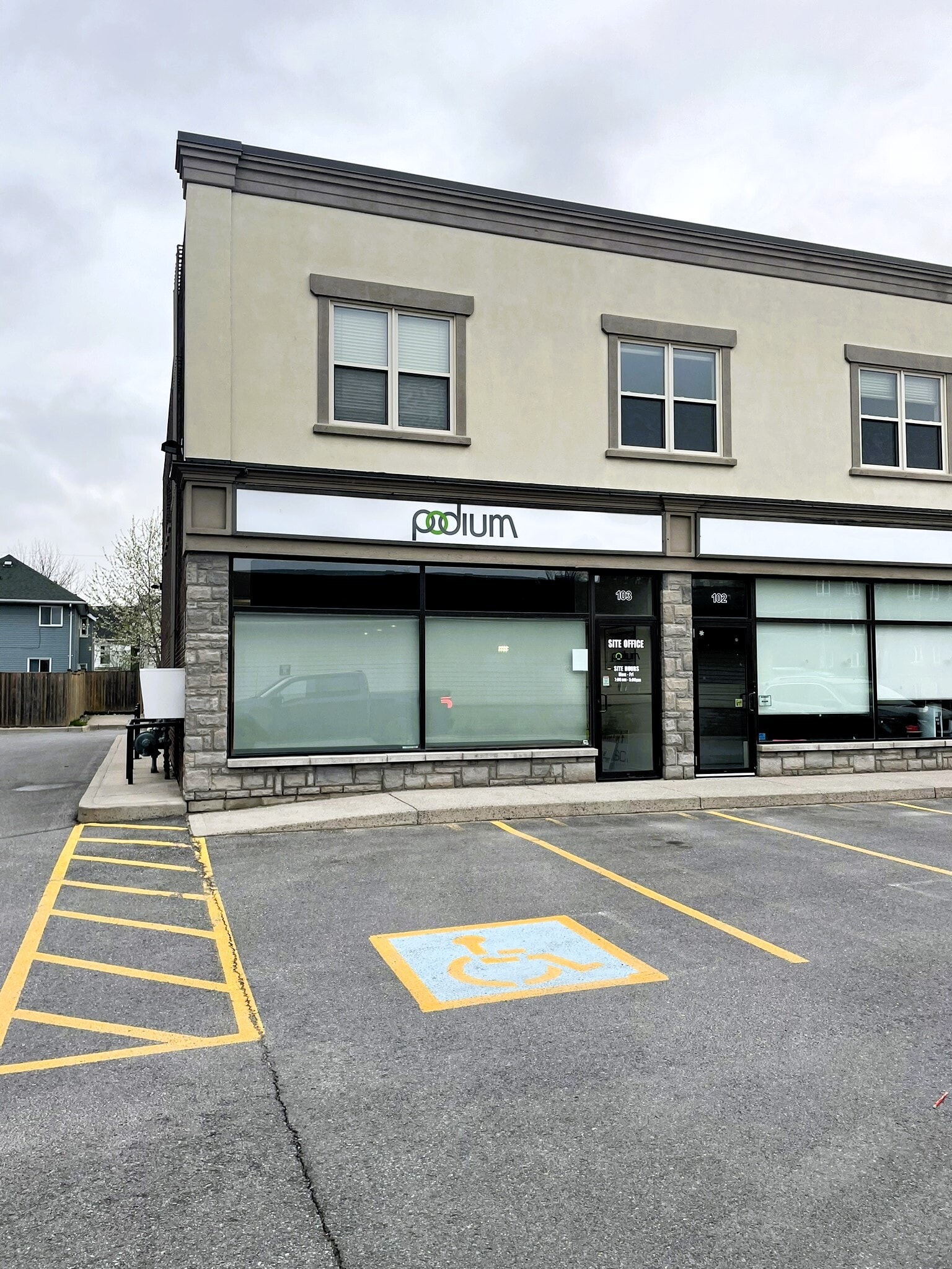 572-574 Princess St, Kingston, ON for lease Primary Photo- Image 1 of 8