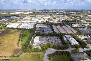 2361 NW 22nd St, Pompano Beach, FL à louer - Photo du bâtiment - Image 2 de 10
