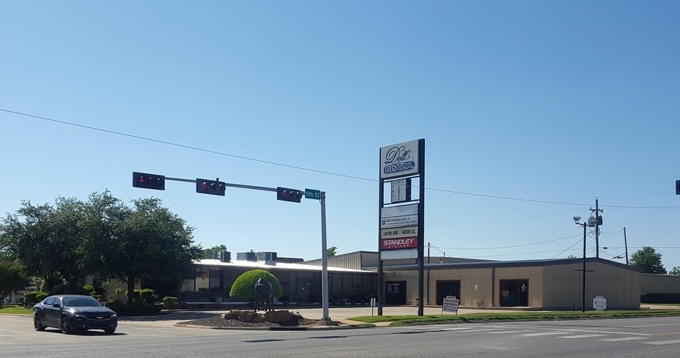 309 SW 11th St, Lawton, OK for lease - Building Photo - Image 2 of 4