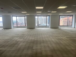 425 S Financial Pl, Chicago, IL for lease Building Photo- Image 1 of 5