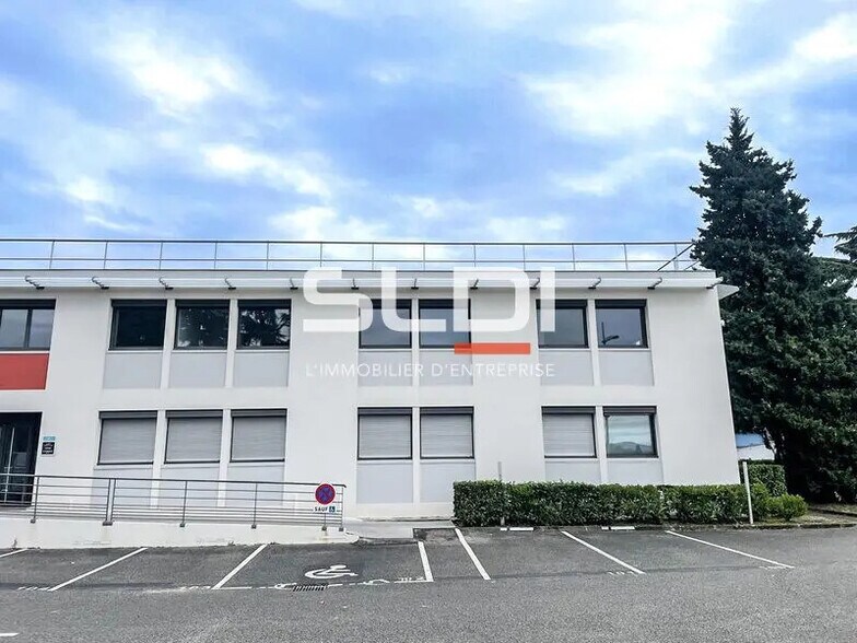 884 Rue Des Mercières, Rillieux-la-Pape à louer - Photo du bâtiment - Image 1 de 19