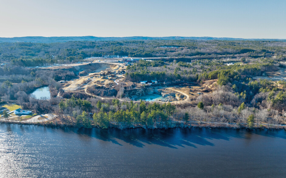 523-527 West River Rd, Hooksett, NH for sale - Building Photo - Image 1 of 1