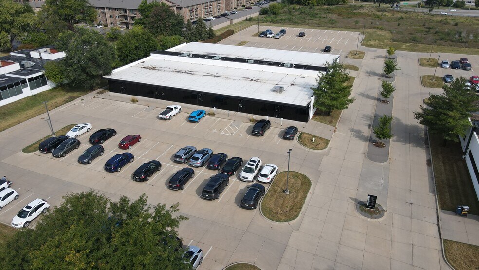 1031 Office Park Rd, West Des Moines, IA à louer - Photo du bâtiment - Image 1 de 7