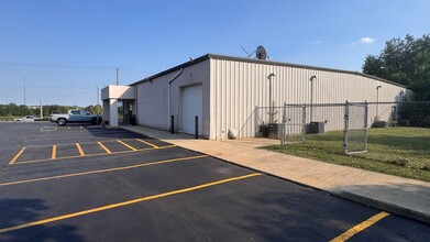 2620 N Farnsworth Ave, Aurora, IL for sale Interior Photo- Image 2 of 4