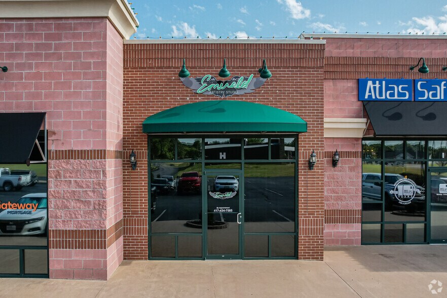 3929 E 7th St, Joplin, MO à louer - Photo du bâtiment - Image 1 de 12