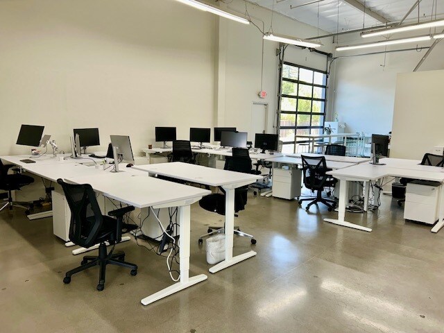 110 Pioneer Way, Mountain View, CA à louer - Photo intérieure - Image 3 de 8