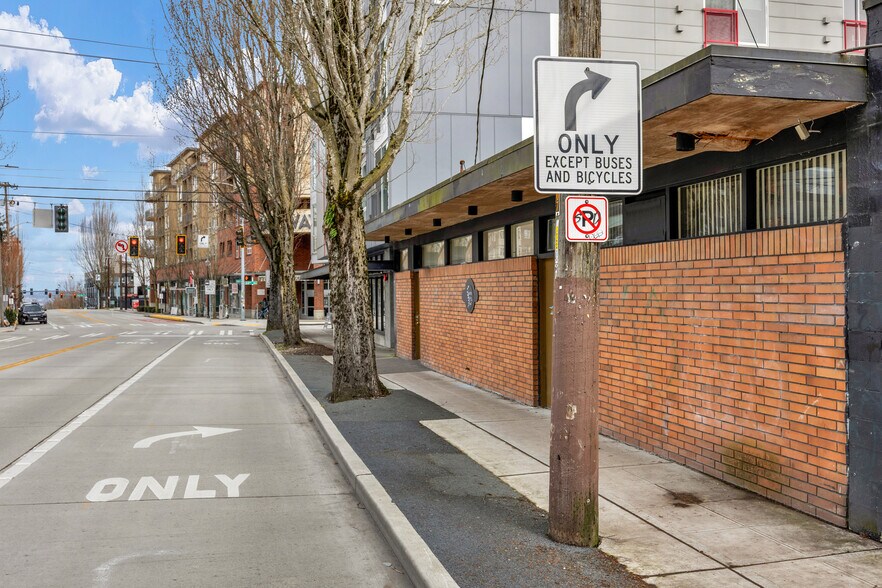 2037 E Madison St, Seattle, WA à vendre - Photo du bâtiment - Image 3 de 33