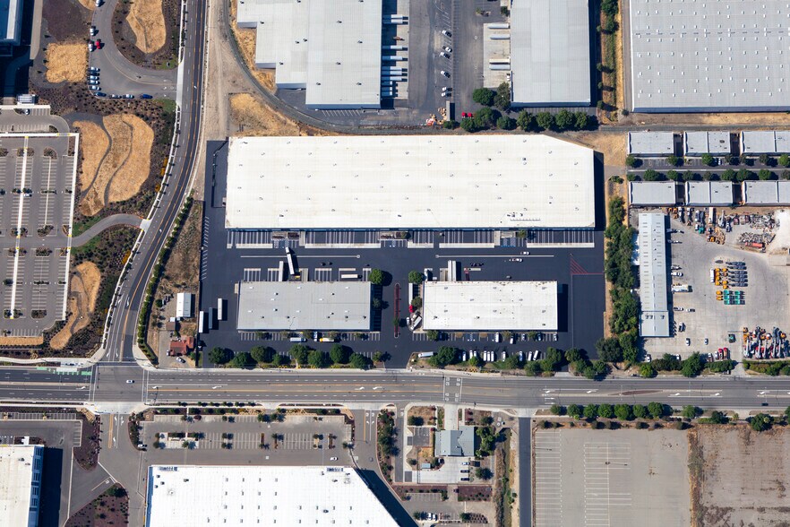 1050 E Grant Line Rd, Tracy, CA à louer - Aérien - Image 2 de 11