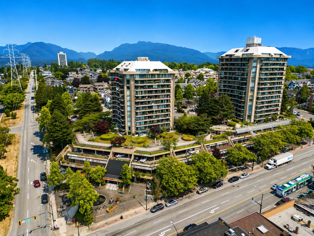 3701 Hastings St, Burnaby, BC for lease Primary Photo- Image 1 of 24