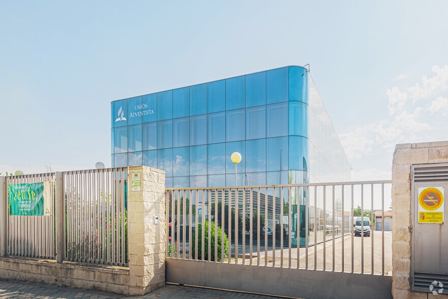 Office in Pozuelo de Alarcón, Madrid for sale - Primary Photo - Image 1 of 4