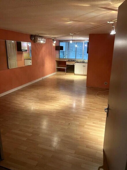 Industrial in Mougins for sale - Interior Photo - Image 3 of 8