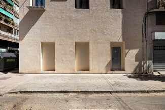 Plus de détails pour Calle Azhuma, 38, Granada - Commerce de détail à vendre