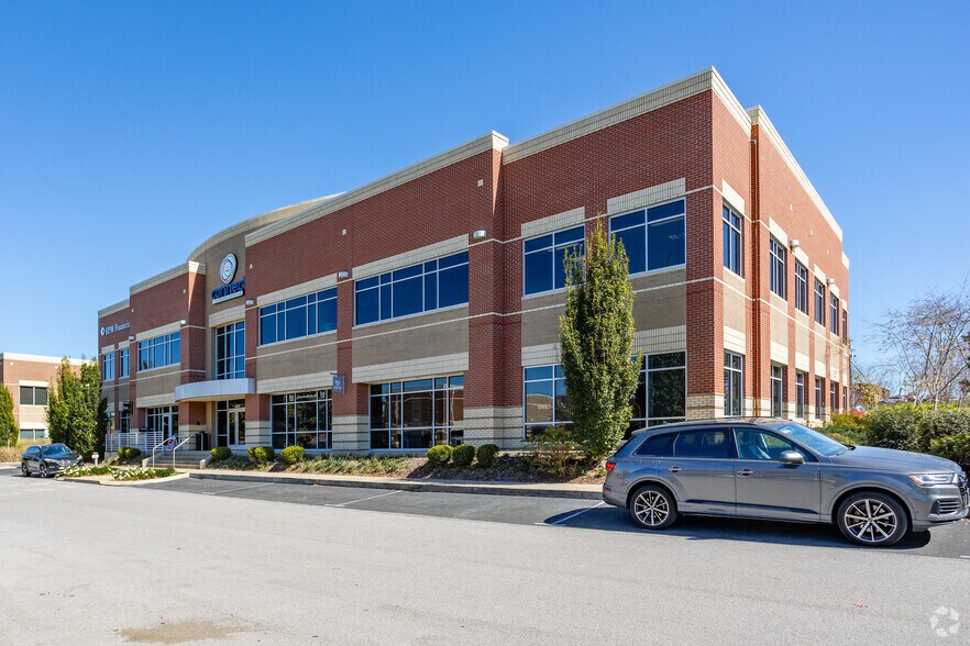 2031 N Mount Juliet Rd, Mount Juliet, TN à louer - Photo du bâtiment - Image 2 de 4