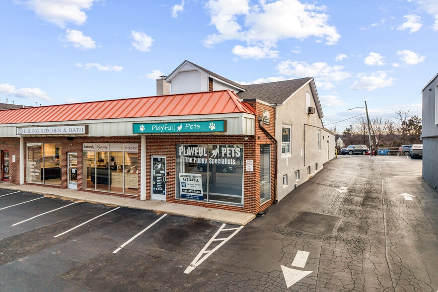 113-115 W Ridge Pike, Conshohocken, PA for lease - Building Photo - Image 2 of 27