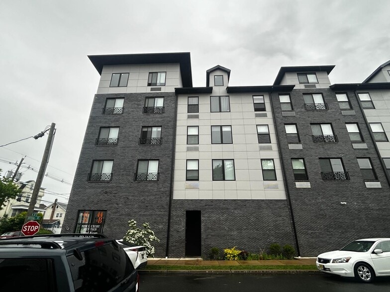 140 Avenue B, Bayonne, NJ for sale - Building Photo - Image 2 of 22