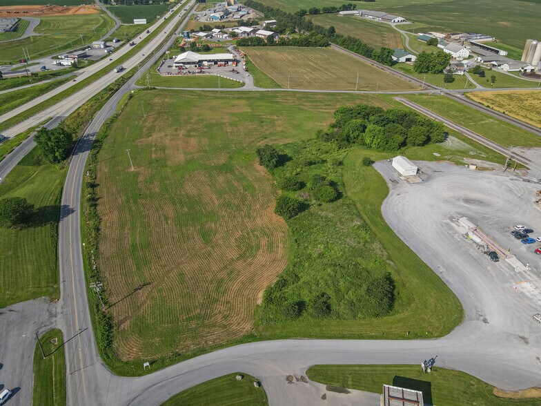 0 Mount Rock Rd portefeuille de 3 propriétés à vendre sur LoopNet.ca - Aérien - Image 3 de 9
