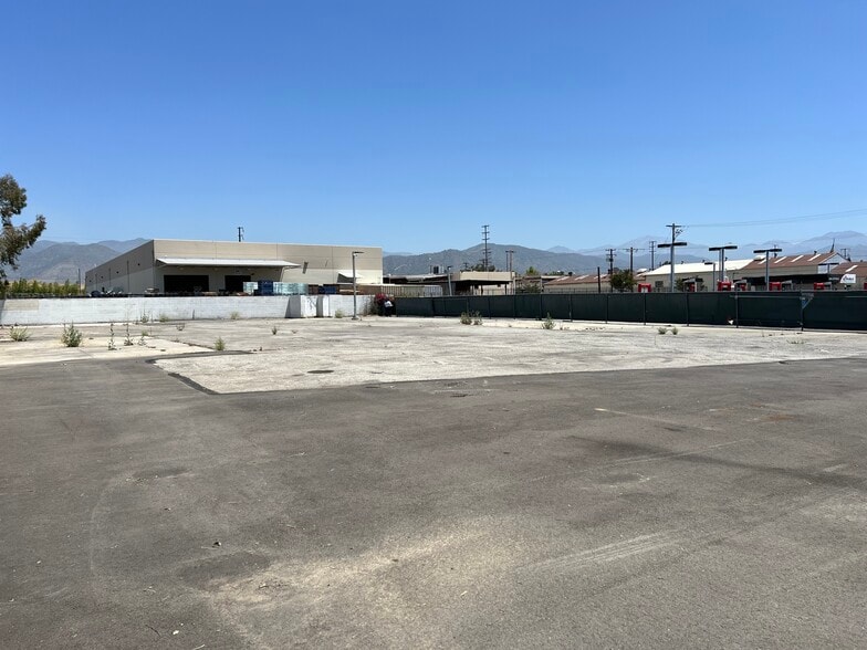 575 S Vincent Ave, Azusa, CA for lease - Building Photo - Image 3 of 7
