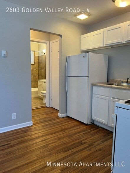 2603 Golden Valley Rd, Minneapolis, MN for sale - Building Photo - Image 3 of 15