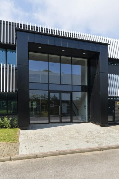 Trinity Rd, Ashford for lease - Building Photo - Image 3 of 4