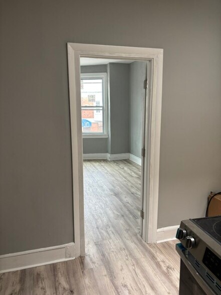 1557 Mount Ephraim Ave, Camden, NJ à vendre - Photo intérieure - Image 3 de 49