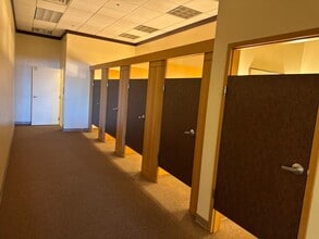 2001 MacArthur Blvd, Whitehall, PA for lease Interior Photo- Image 2 of 7