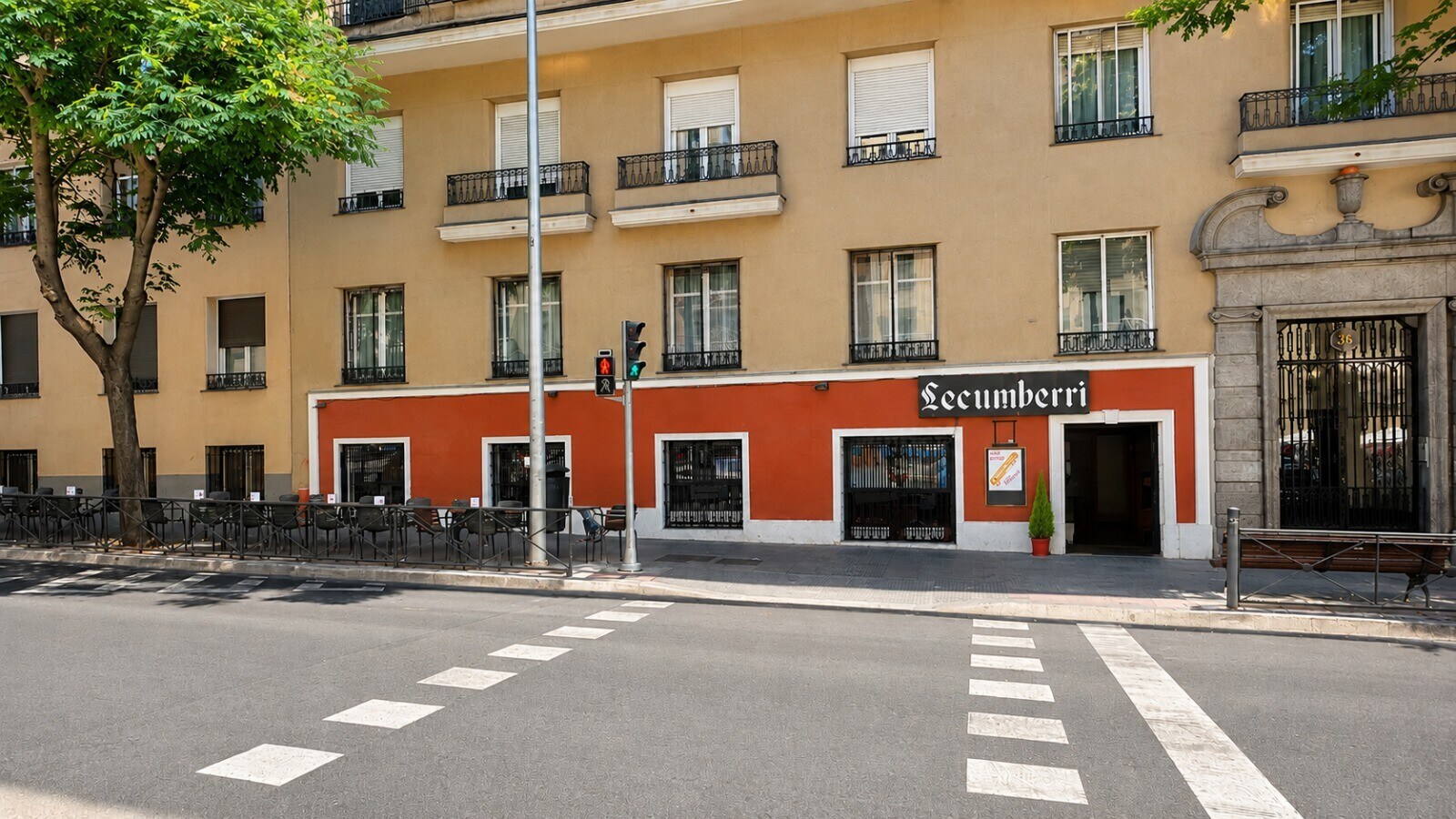 Avenida Reina Victoria, 35, Madrid, MAD 28003 - - - Interior Photo - Image 1 of 12