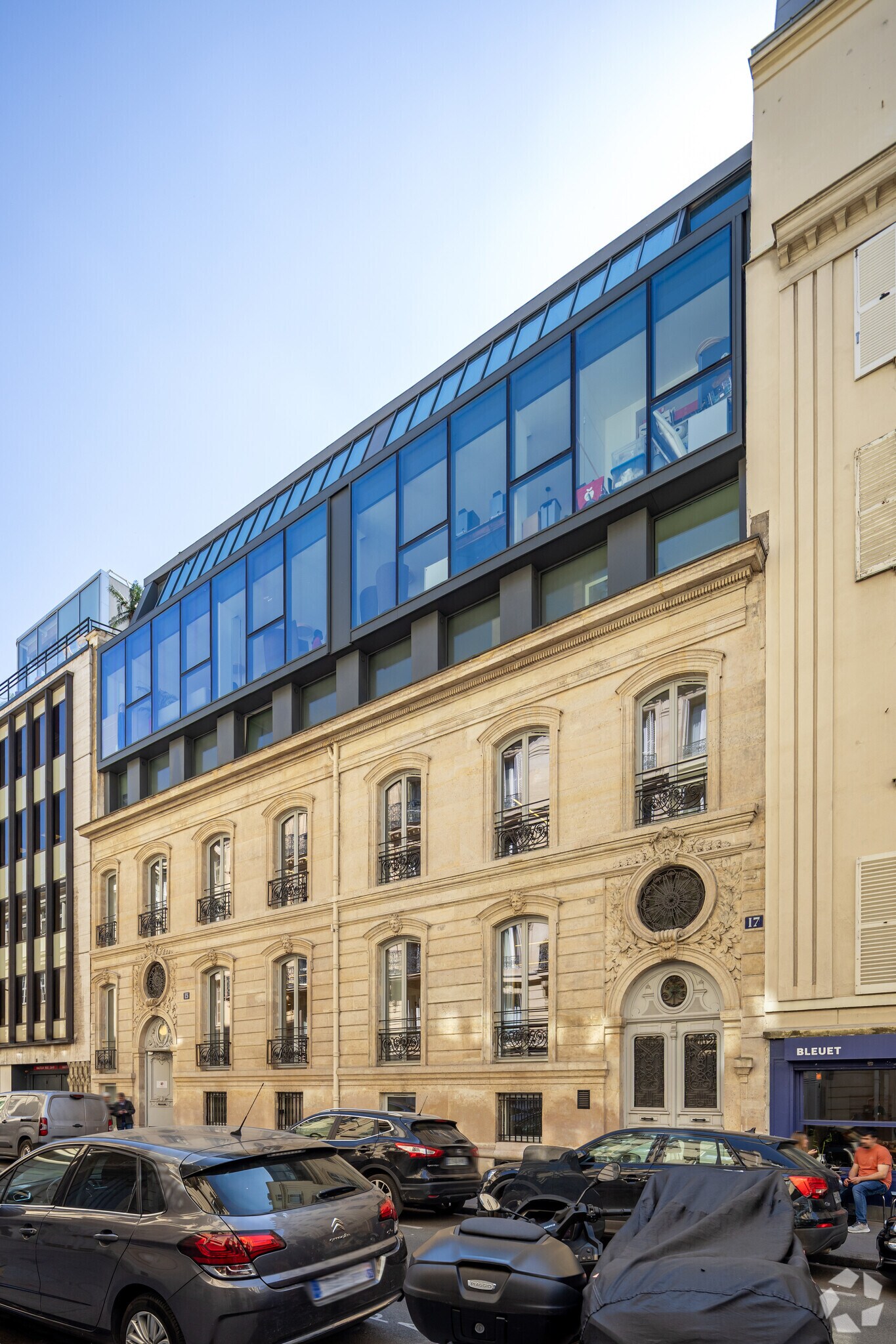 15-17 Rue De Bucarest, Paris for lease Primary Photo- Image 1 of 8