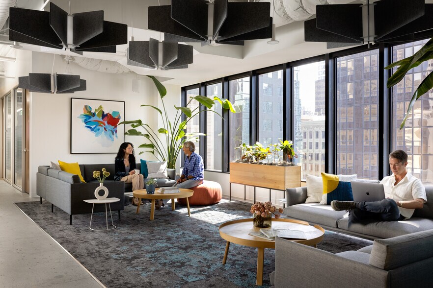 700 S Flower St, Los Angeles, CA à louer - Photo du bâtiment - Image 2 de 7