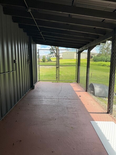 2230 Industrial Park Dr, Cairo, GA for sale - Building Photo - Image 3 of 13